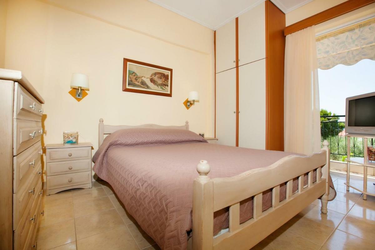 Filothei Apartments Mikrá Mandínia Екстериор снимка