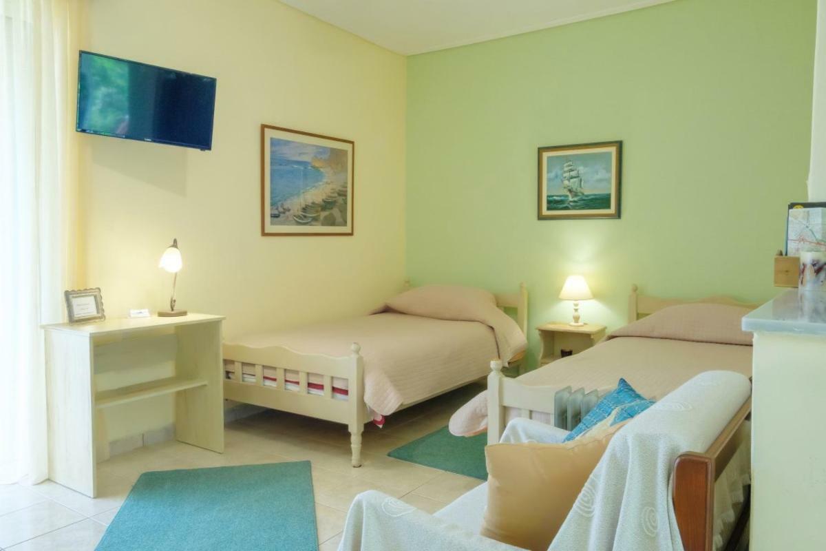 Filothei Apartments Mikrá Mandínia Екстериор снимка